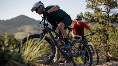 Canyon debuts Lux Trail "Downcountry" bike