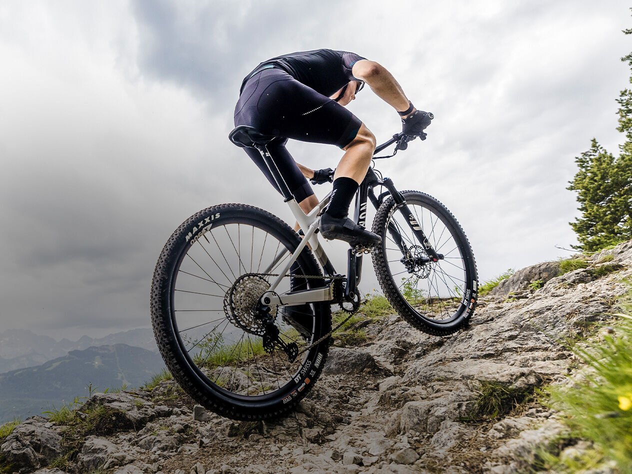 Hardtail vs. Full Suspension CANYON US