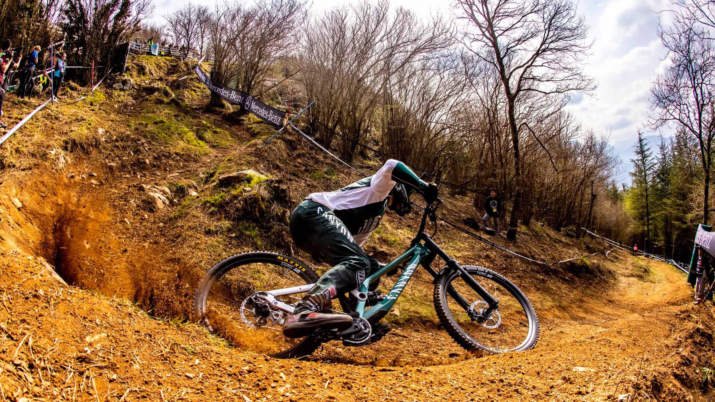 Canyon sender downhill bike deals