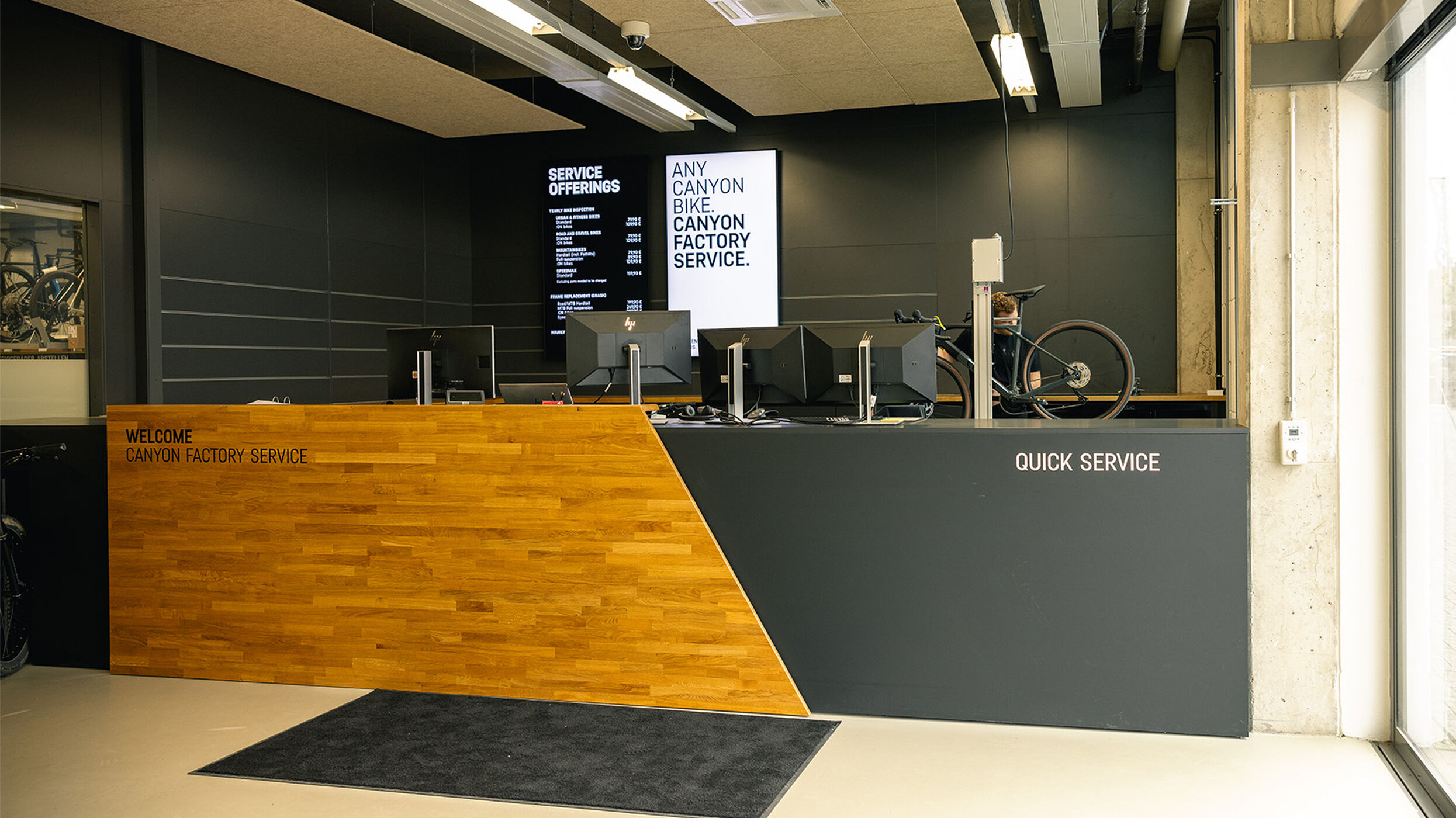 Wartung und Reparaturen im Canyon Factory Service, Koblenz