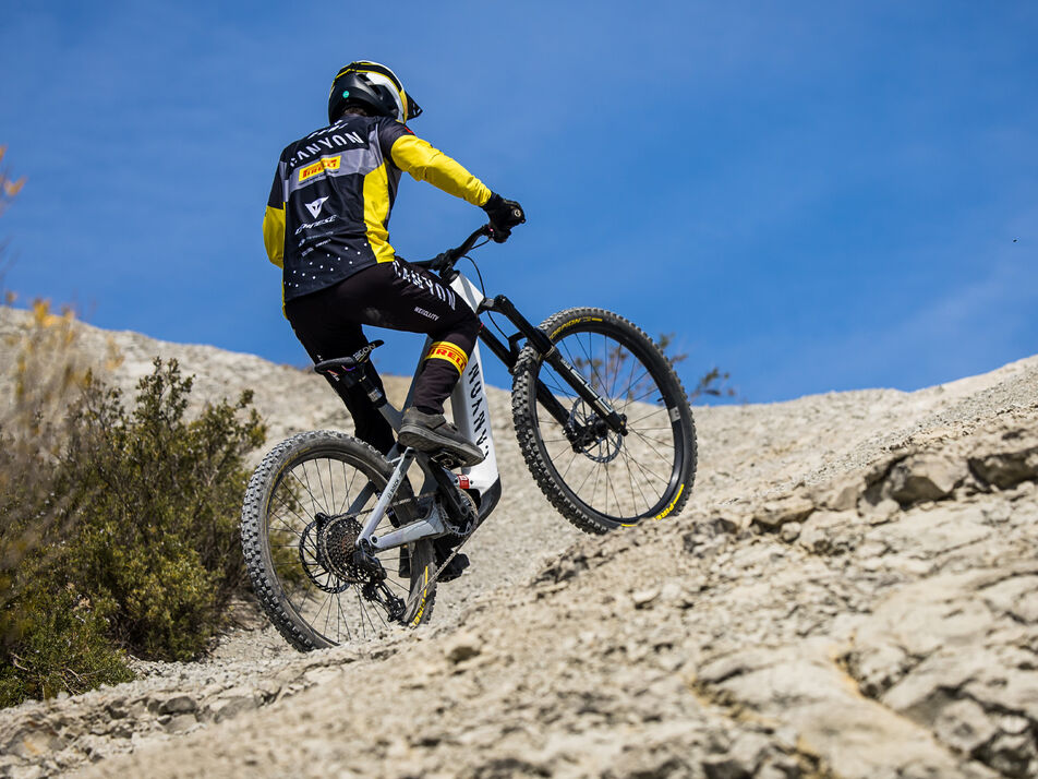 Canyon Strive:ON CFR