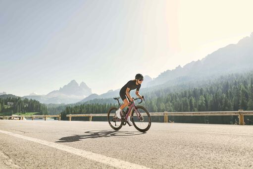 Carbon vs aluminium road bikes: Why carbon is the clear choice today