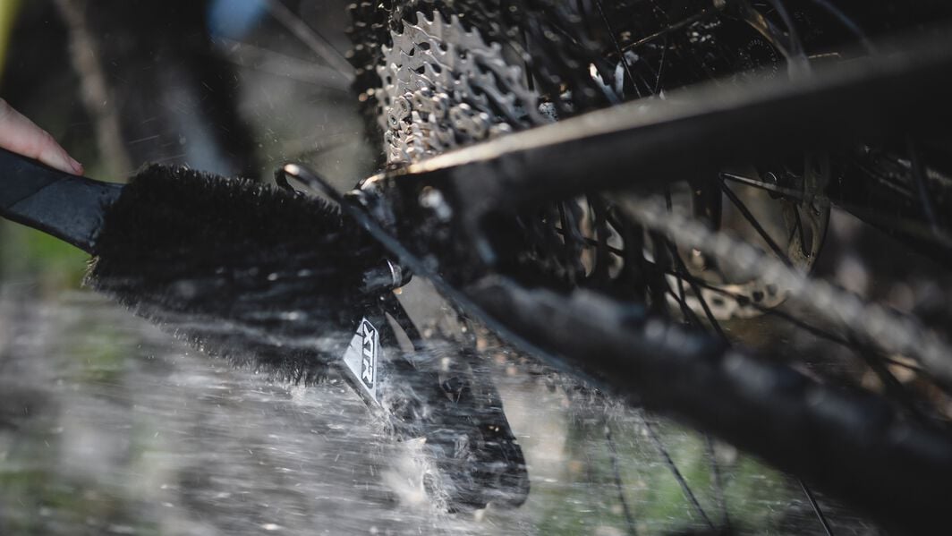 Zo maak je een mountainbike schoon