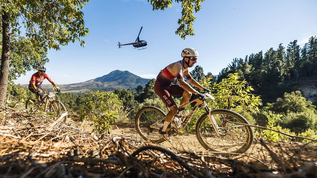 Tagesaktuell: So schlägt sich das Canyon Sidi MTB Team auf der Absa Cape Epic 