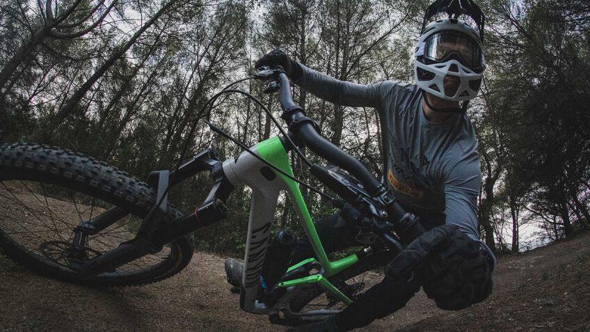Canyon CLLCTV Dainese Enduro Team