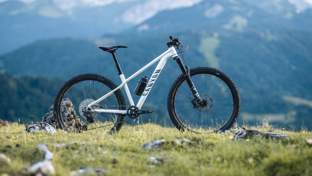 Hybrid Bike Buyer's Guide Hybrid Bike Buyer's Guide
