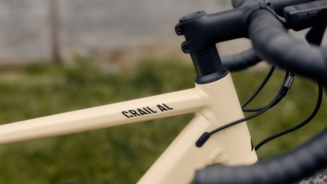 Which is the best material for your gravel bike: aluminum or carbon fiber? Which is the best material for your gravel bike: aluminum or carbon fiber?