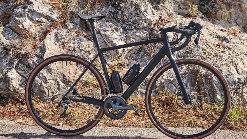 Revised with updated features, the Endurace AL offers supreme value. Copyright: Canyon Bicycles / Tino Pohlmann