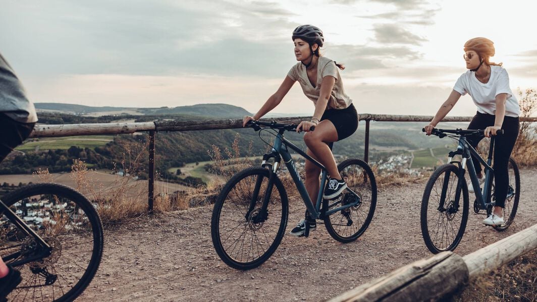 Bicicleta de montanha vs bicicleta híbrida