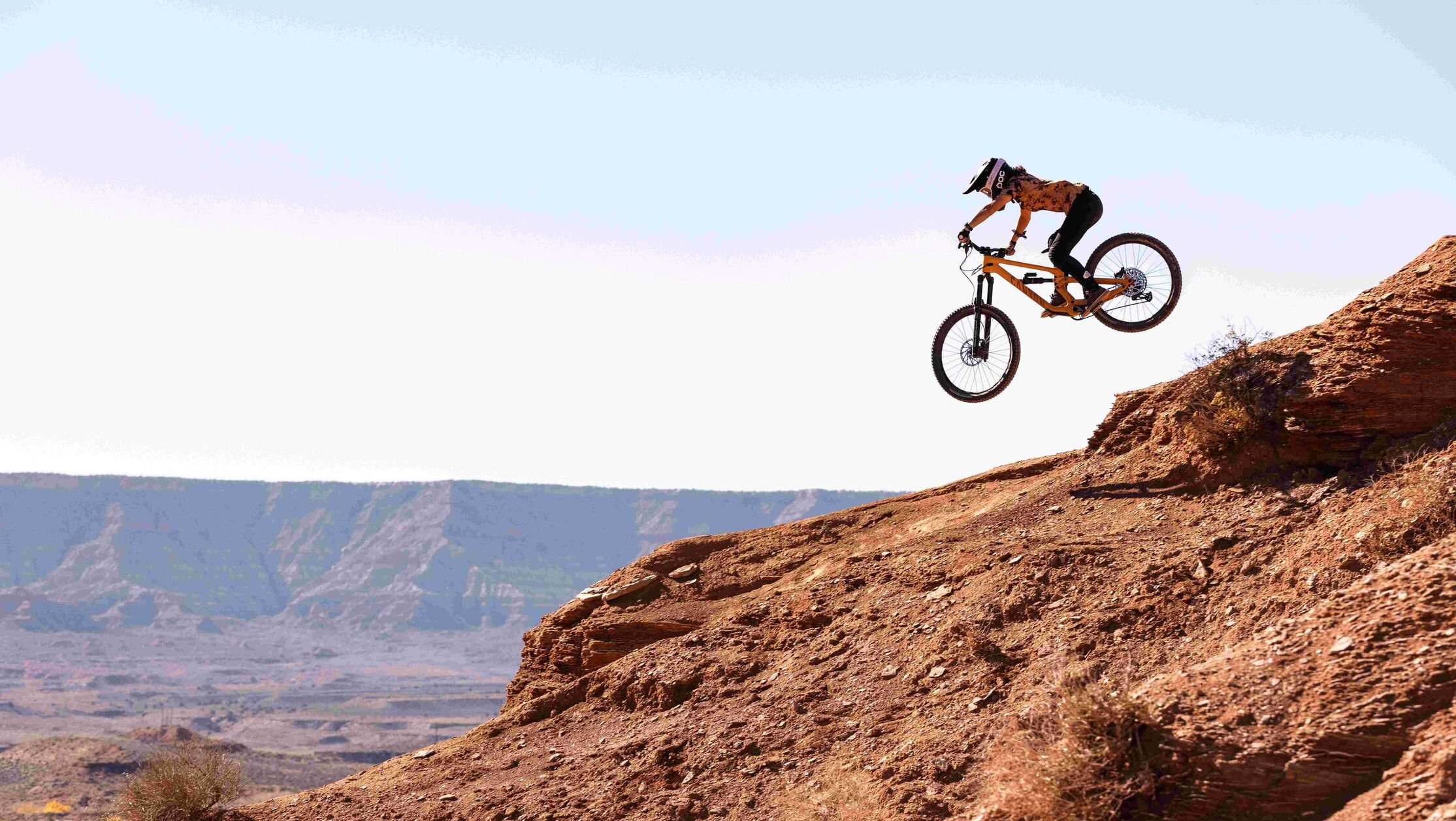 Enduro bikes differ from normal MTBs