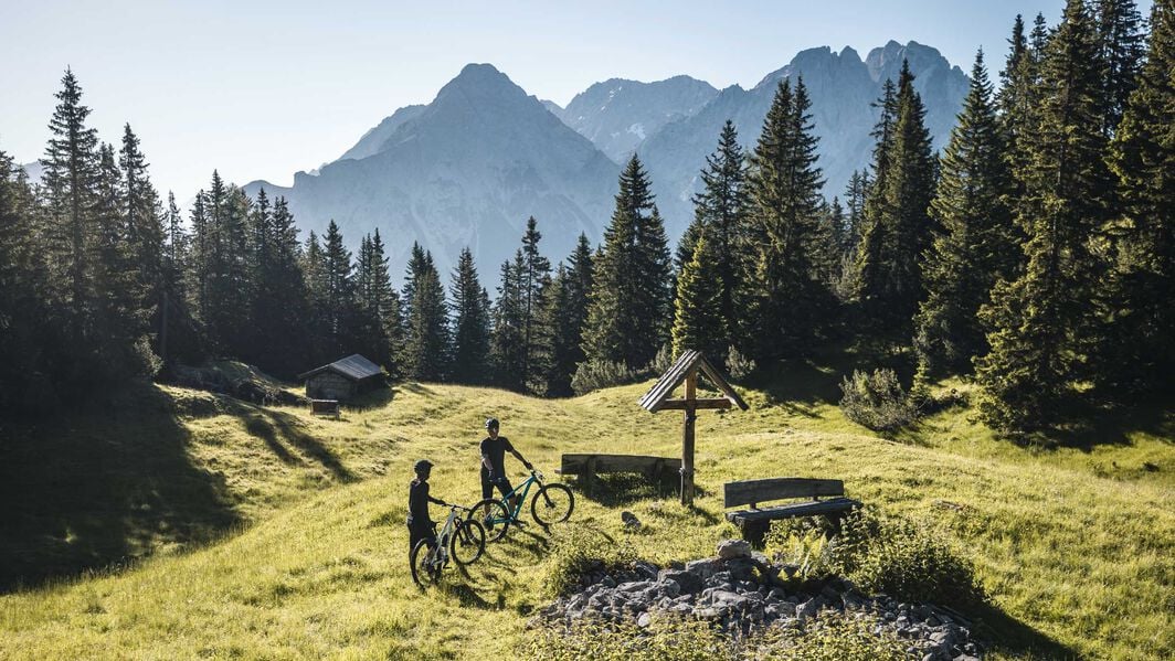 Bicicleta de montanha vs bicicleta híbrida