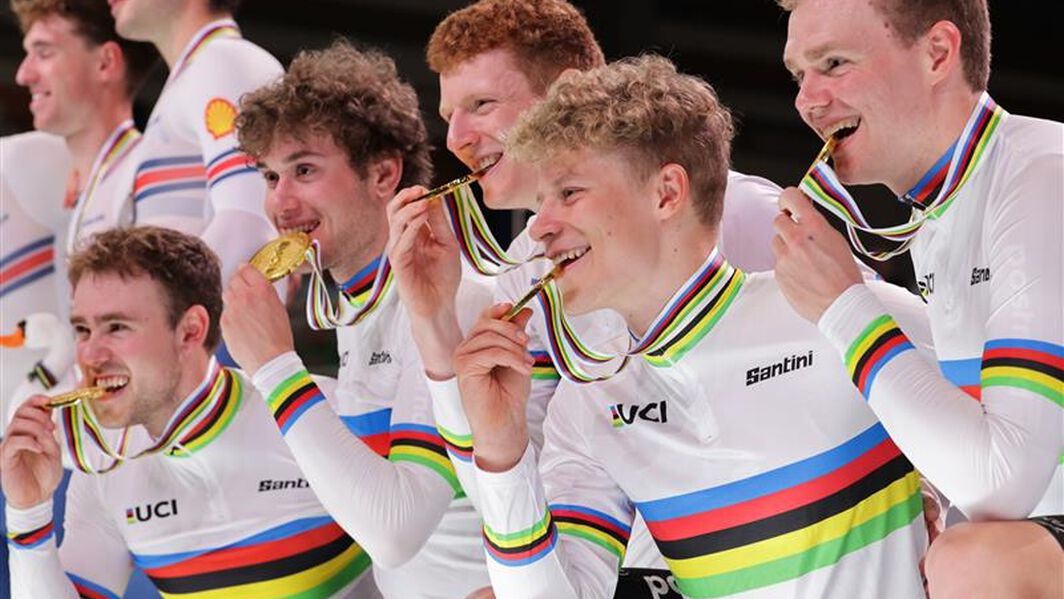 El equipo danés de persecución masculino se lleva el oro en una carrera inolvidable del Campeonato del Mundo de Ciclismo en Pista UCI