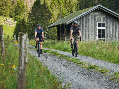 E-Gravel Bikes E-Gravel Bikes