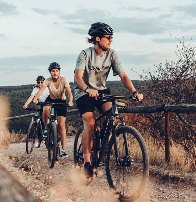 Hybrid & touring bike gear