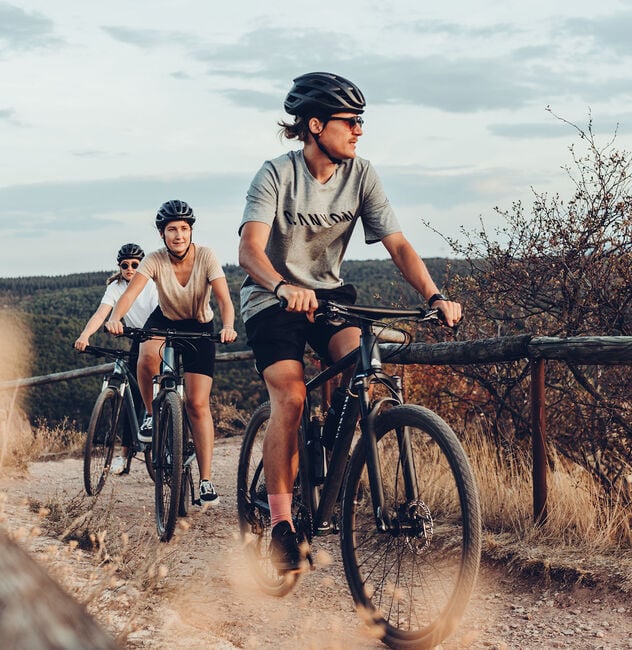 mejores accesorios para híbridas y cicloturismo | CANYON