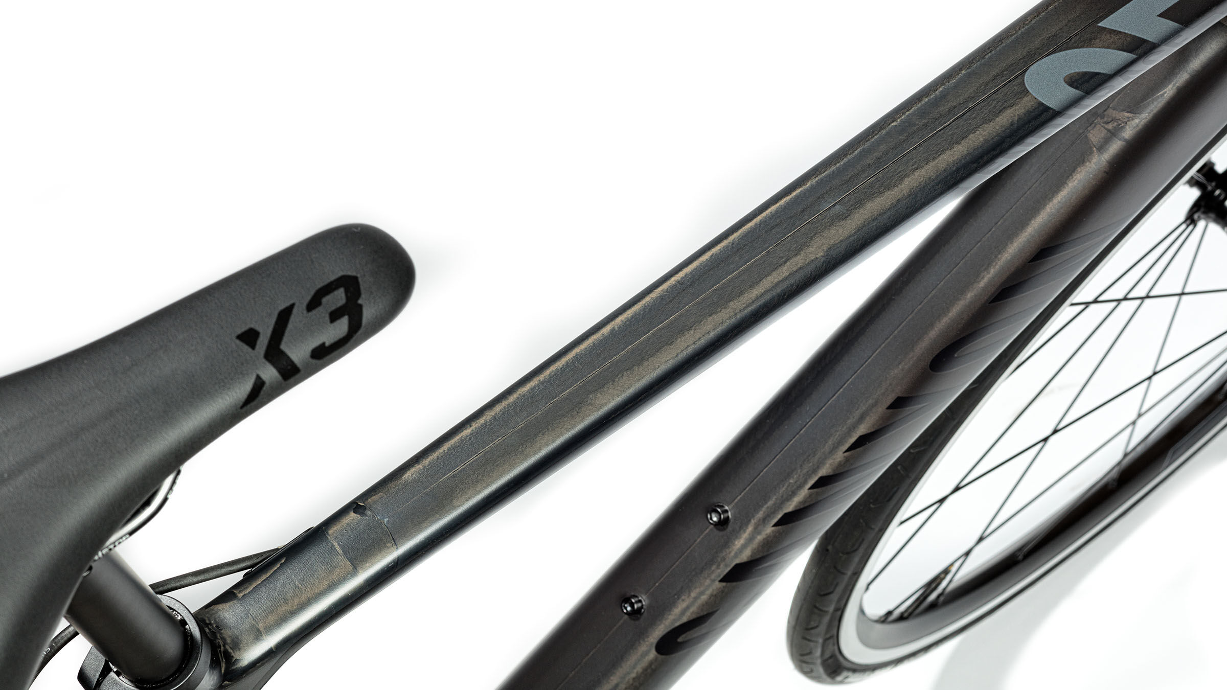 cleaning carbon bike frame
