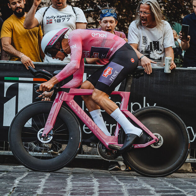 Le bici da corsa dei team di professionisti di Canyon 