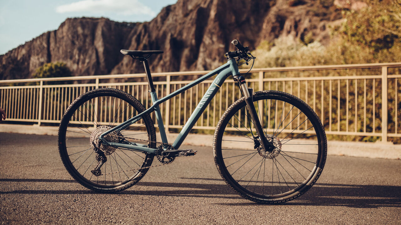 Canyon Pathlite hybrid bike