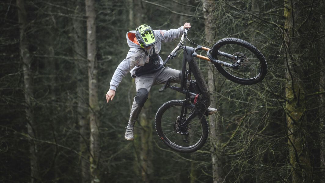 Thrillseekers unite: drops, gaps and jumps are on the menu! Thrillseekers unite: drops, gaps and jumps are on the menu!