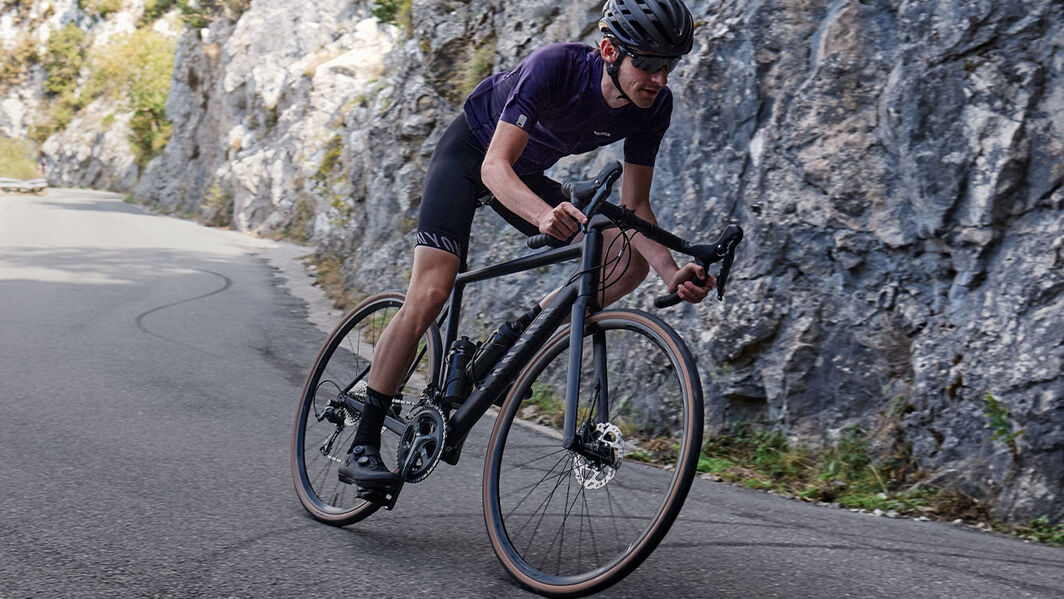 La Canyon Endurace difumina las líneas entre la comodidad y la velocidad con una conducción dinámica abierta para todos.