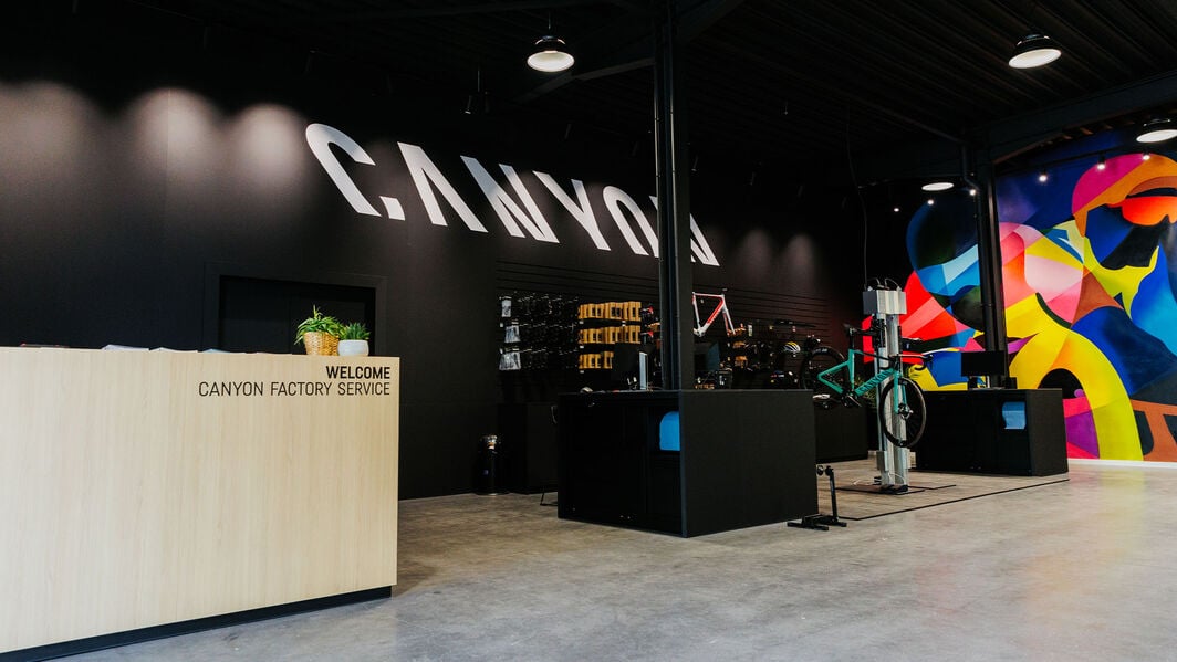 Repairs and servicing at Canyon Factory Service, Belgium