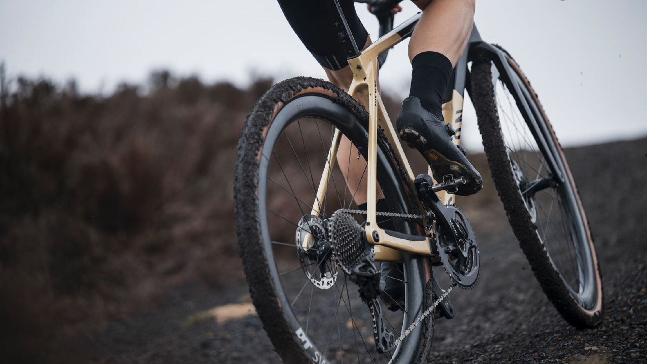 How to choose the right gravel bike pedals
