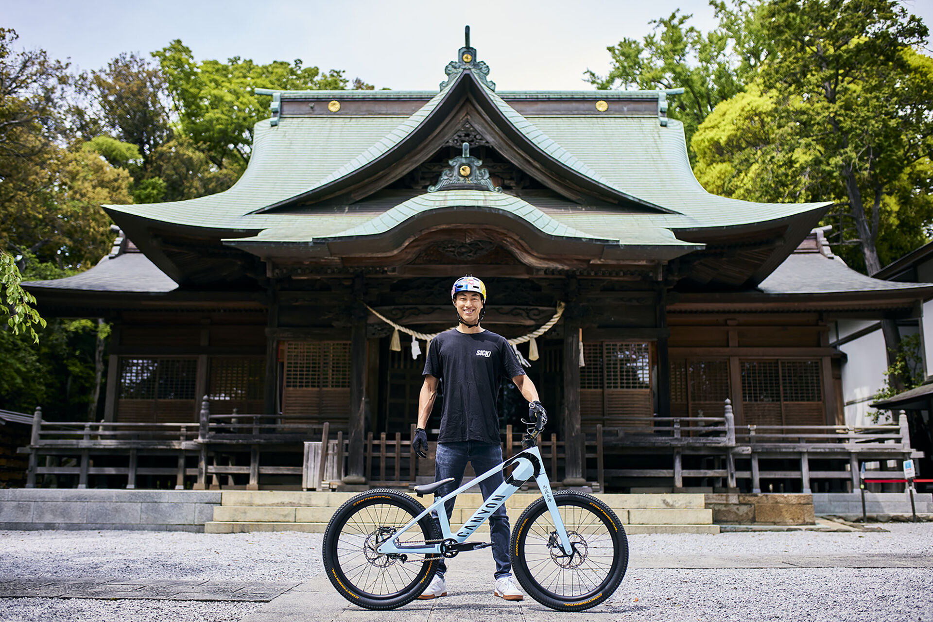 Tomomi Nishikubo Tomomi Nishikubo