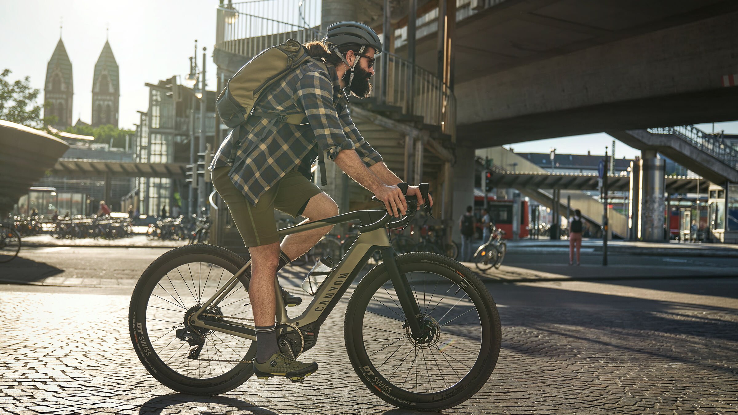 pedal gravel bike