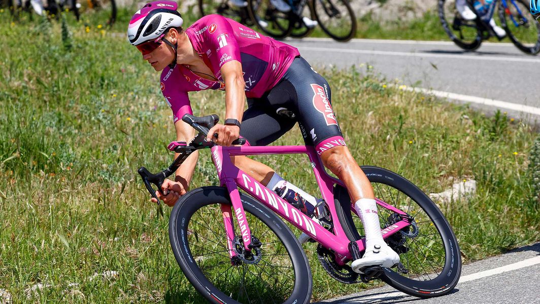 Týmy Alpecin-Deceuninck a Movistar se na italskou Grand Tour v květnu chystají vyslat silné týmy.