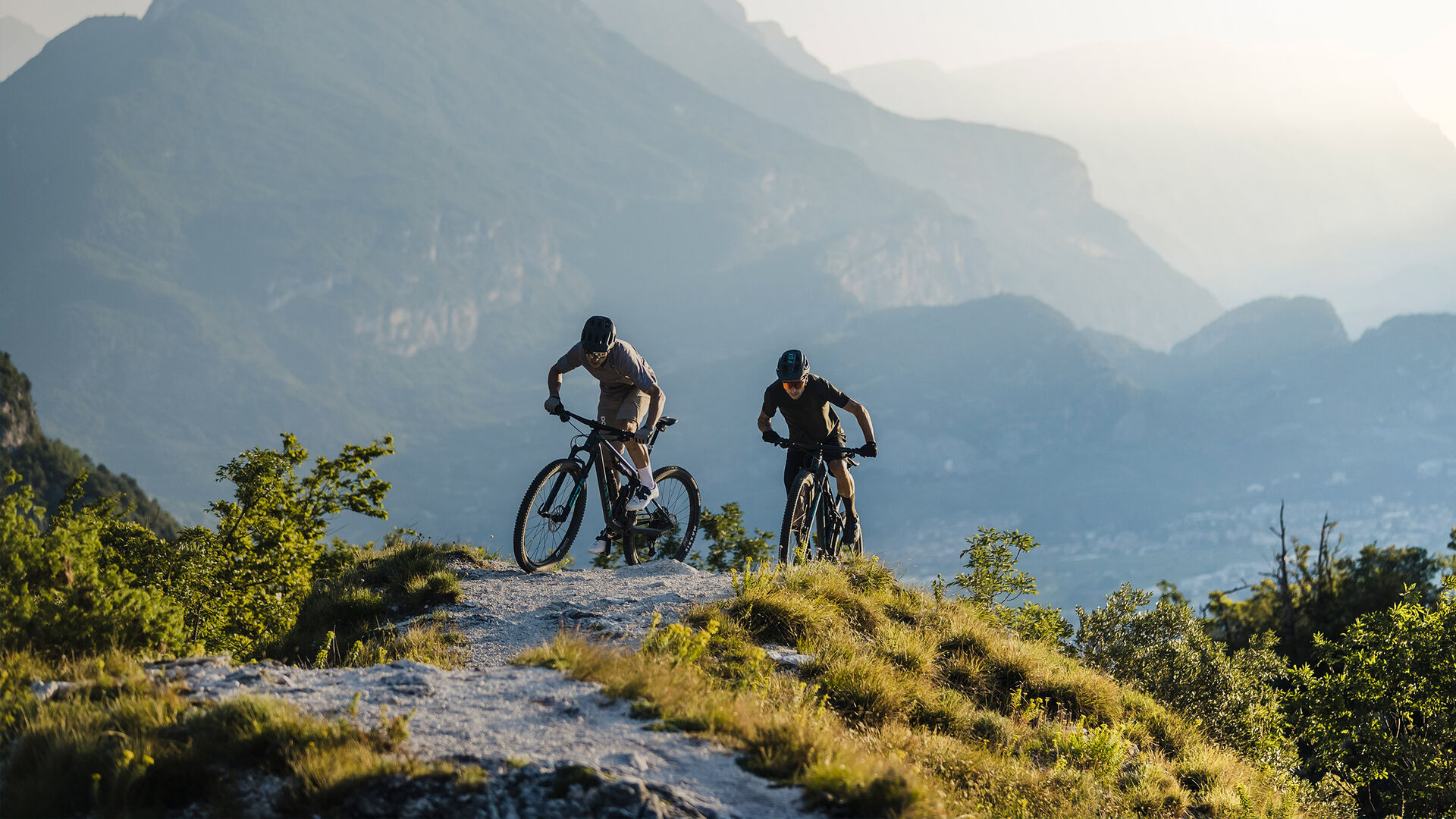 Downcountry bikes