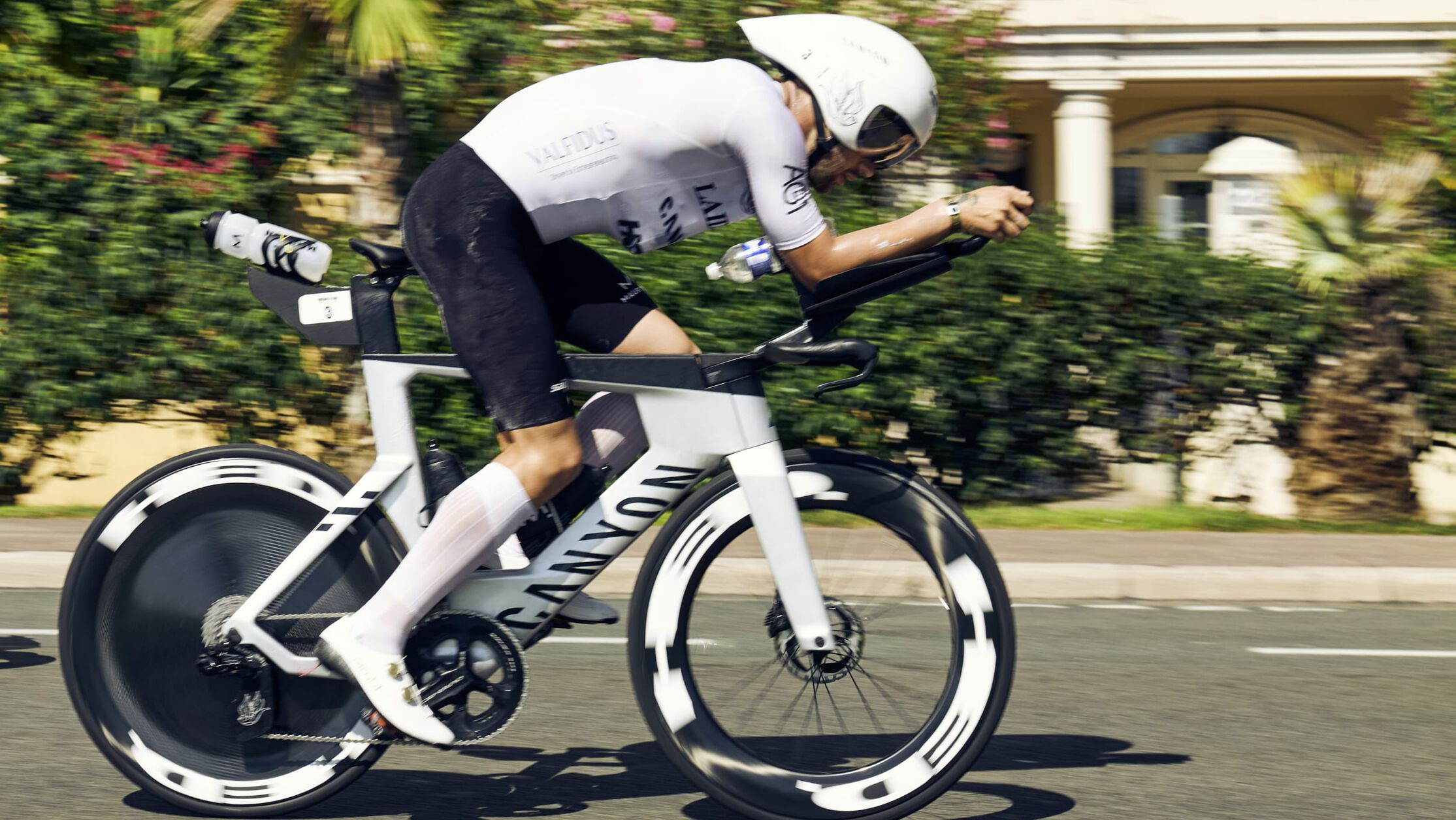 Canyon athlete Sam Laidlow is renowned for his strength in the saddle, and was the first athlete to ever break the 4-hour mark at Kona on the bike course. 