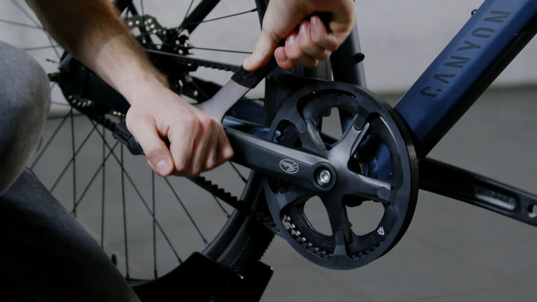 E-Bikes and belt drives work well together. E-Bikes and belt drives work well together.