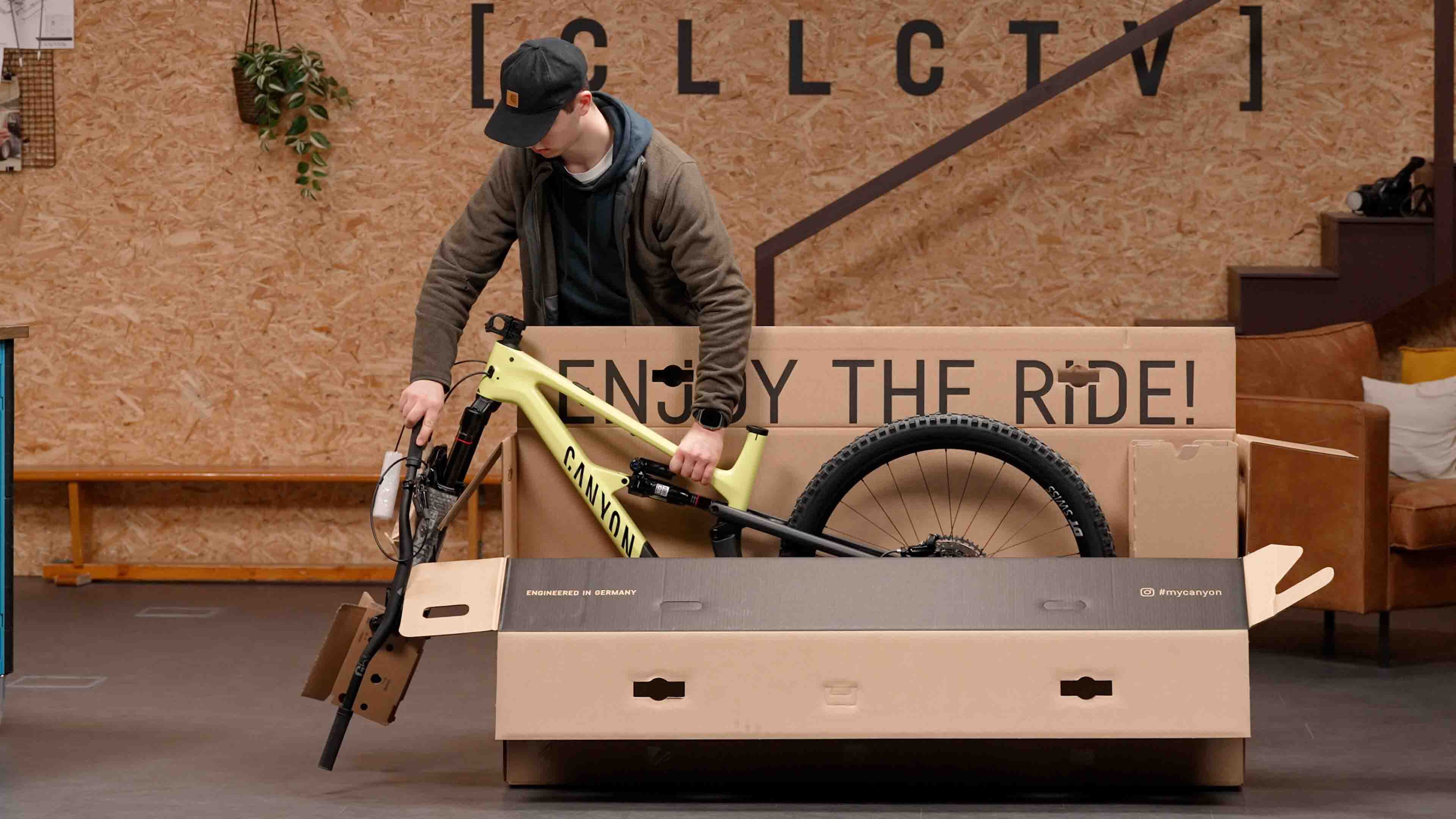 Canyon bike shop guard box