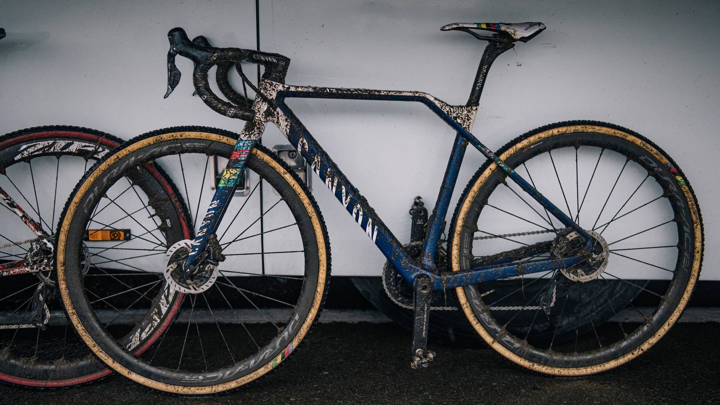 Canyon outlet inflite bike