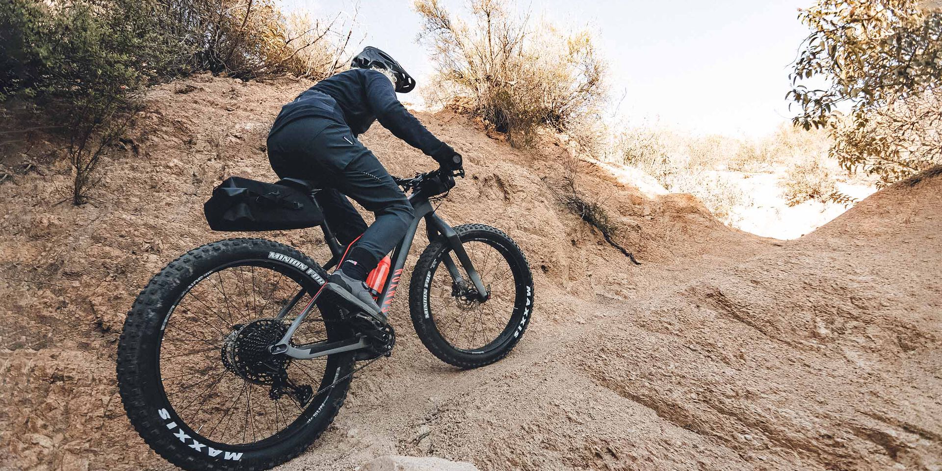 https://www.canyon.com/dw/image/v2/BCML_PRD/on/demandware.static/-/Library-Sites-canyon-shared/default/dwbcf722e6/images/plp/Mountain/Dude/canyon-fatbikes-01.jpg?sw=1920&sh=960&sm=cut
