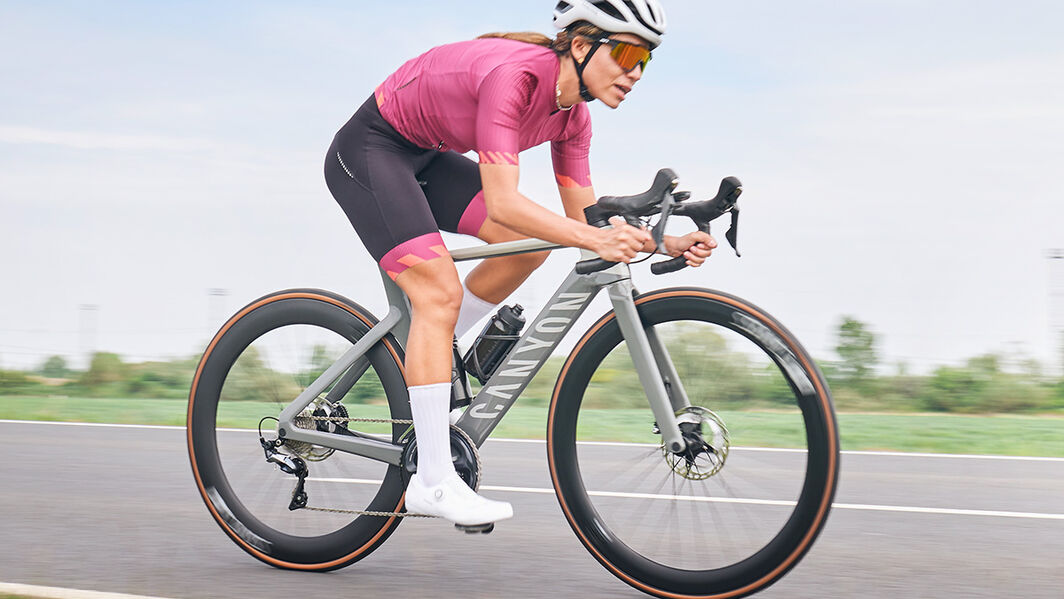 Best road bike pedals for beginners and road racing