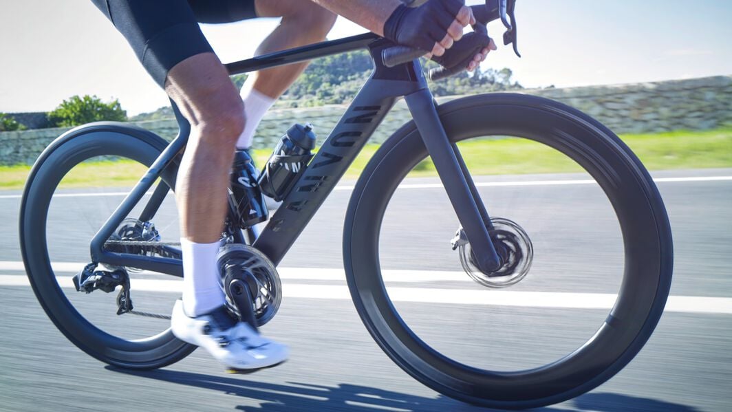 Should you invest in a carbon frame or aluminum frame? Should you invest in a carbon frame or aluminum frame?