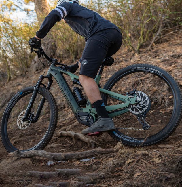 best electric mountain bikes canyon lv