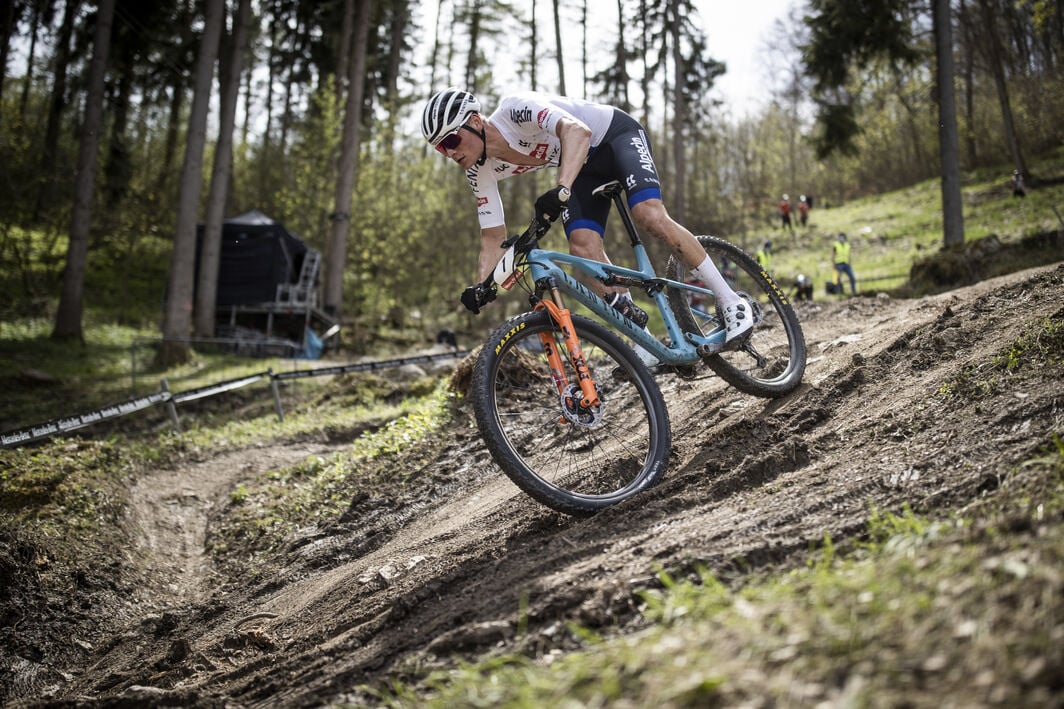 Full-Suspension Mountain Bike Buyer’s Guide Full-Suspension Mountain Bike Buyer’s Guide