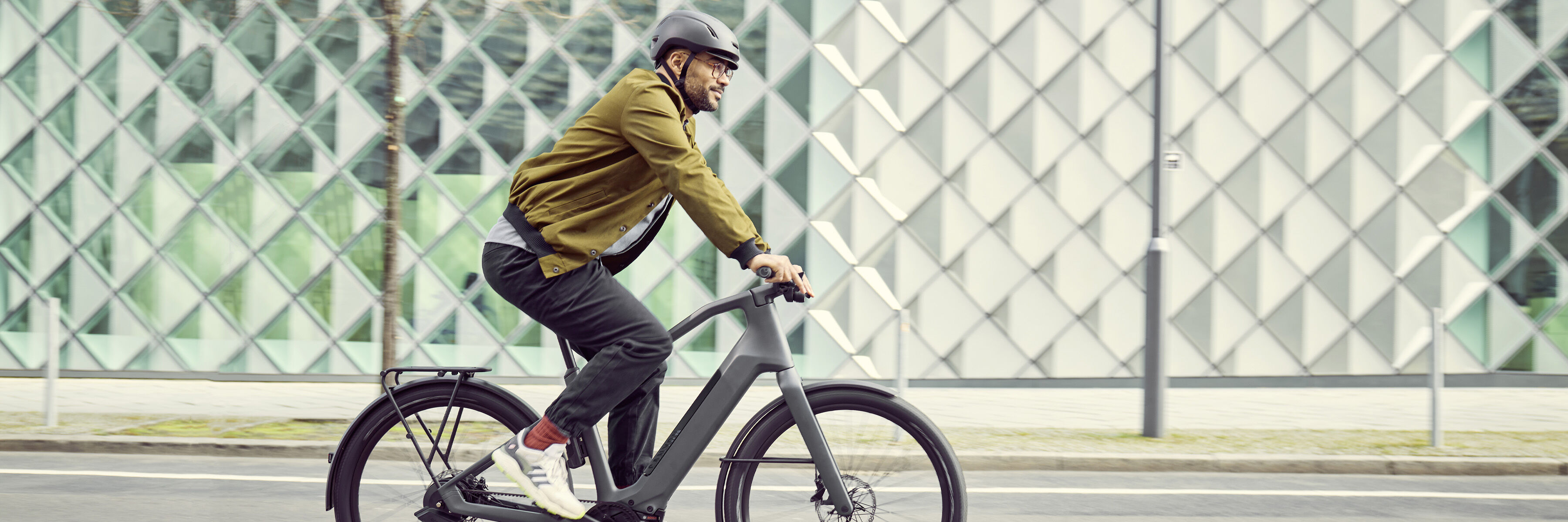 Canyon hybrid bike top