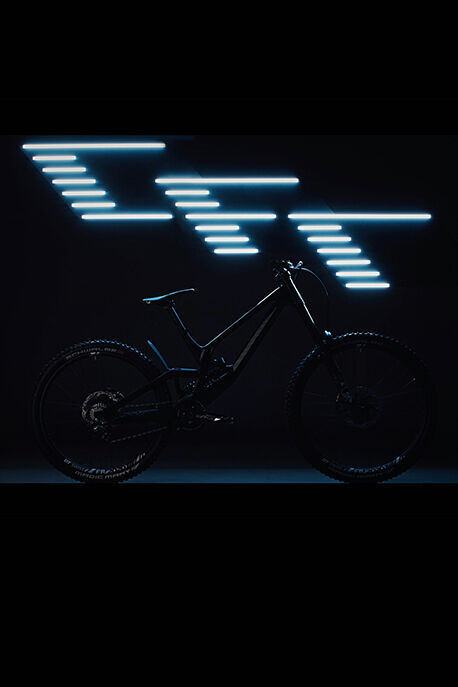 Black discount canyon bike