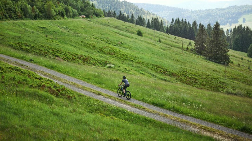 Rækkevidde på op til 120 km med vores e-gravelcykler