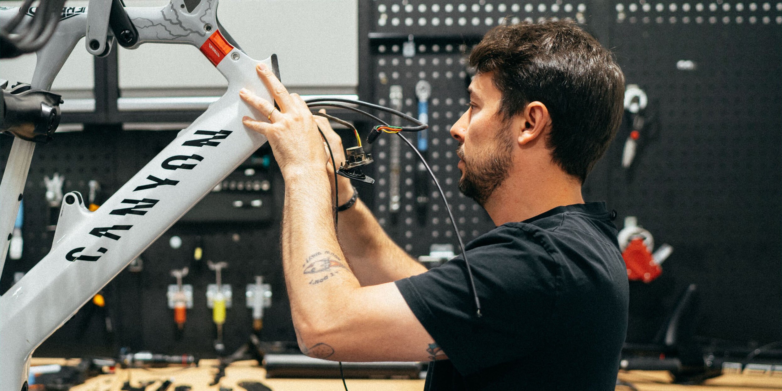 Revisiones y reparaciones en el Canyon Factory Service Tres Cantos