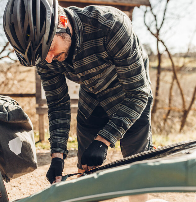 Shop best hybrid & touring bike gear