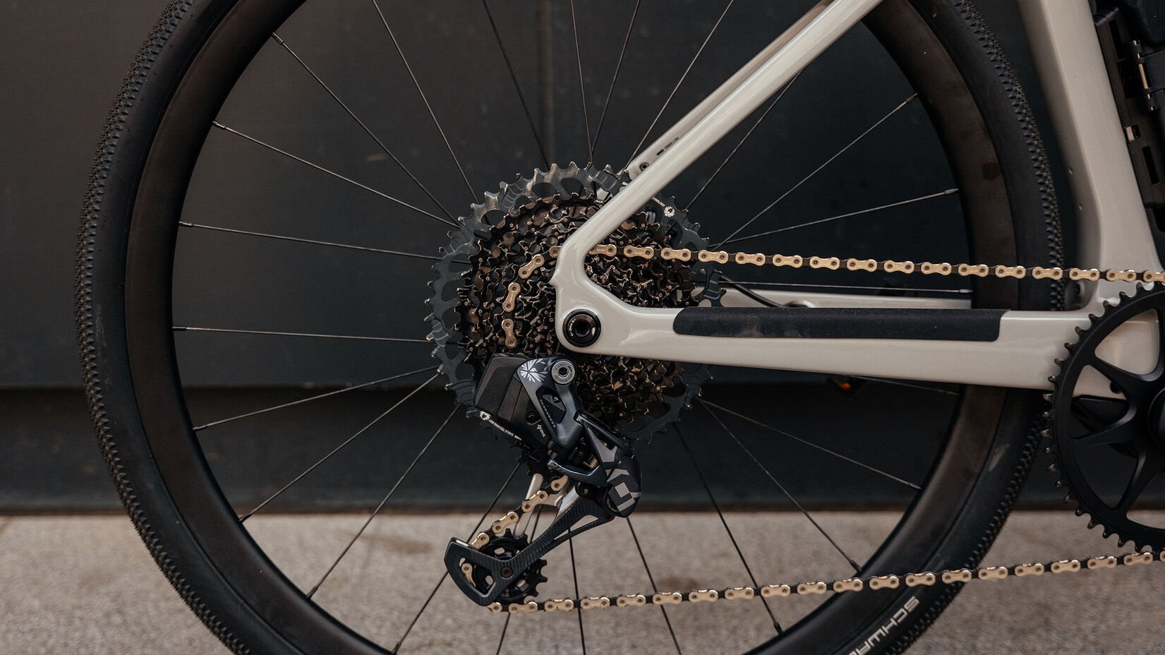 Canyon Roadlite:ONfly CF 9 LTD