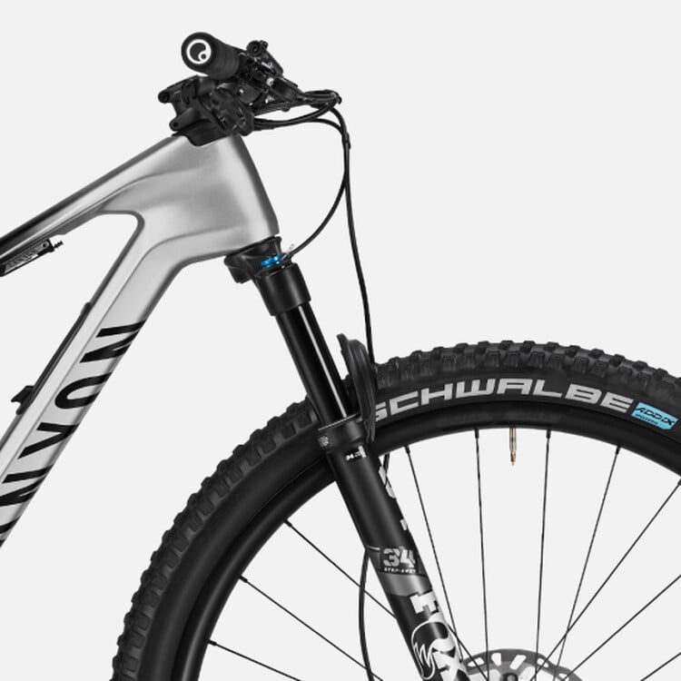 Lux Trail CF 8 Lux Trail CF 8