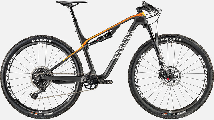 Lux CF SLX 9.0 Lux CF SLX 9.0
