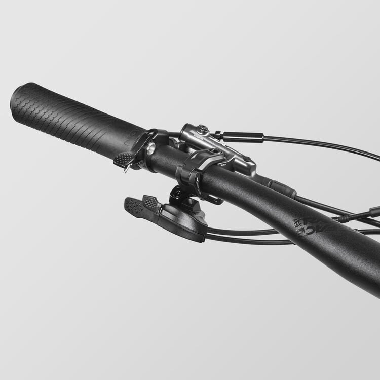 Lux Trail CF 8 Lux Trail CF 8