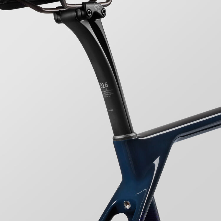 Endurace CF SLX 8 Di2 Aero Endurace CF SLX 8 Di2 Aero