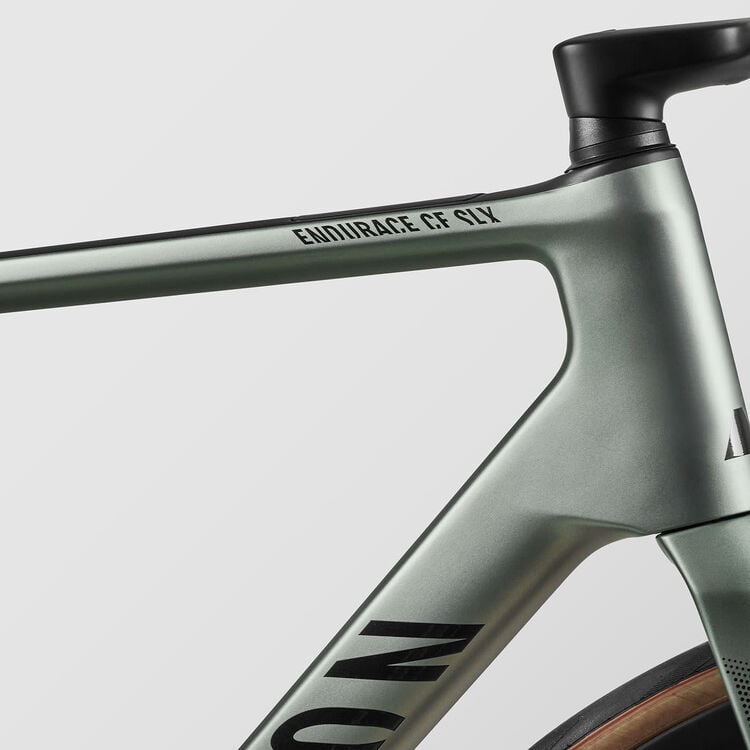 Endurace CF SLX 8 Di2 Endurace CF SLX 8 Di2